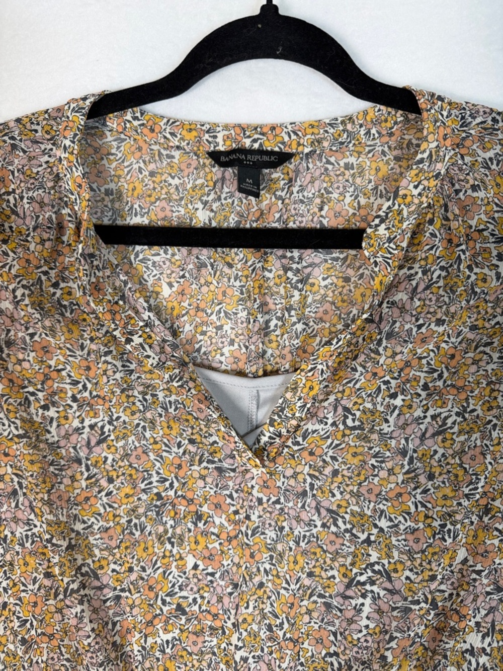Women’s Banana Republic Fit & Flare Floral Tiered LongSleeve Smocked Waist Dress - Picture 4 of 10